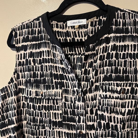 Calvin Klein Vintage Black & Tan Print Sleeveless Top - Picture 10 of 16